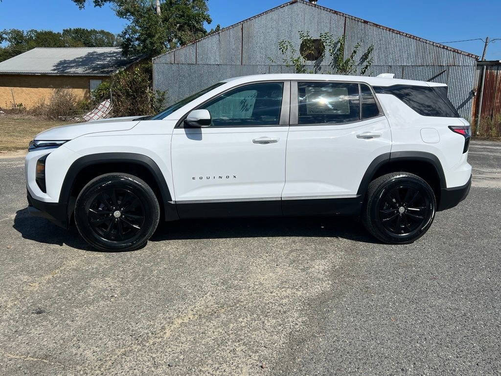 2026 Chevrolet Equinox LT photo 2