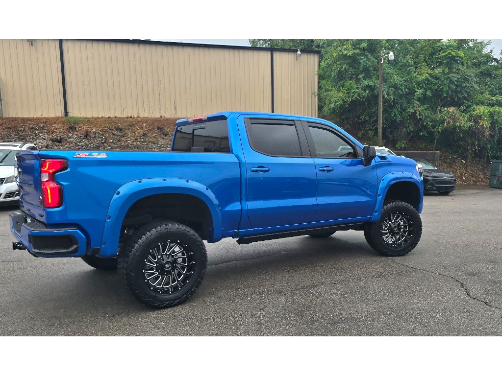 2025 Chevrolet Silverado 1500 RST photo 2