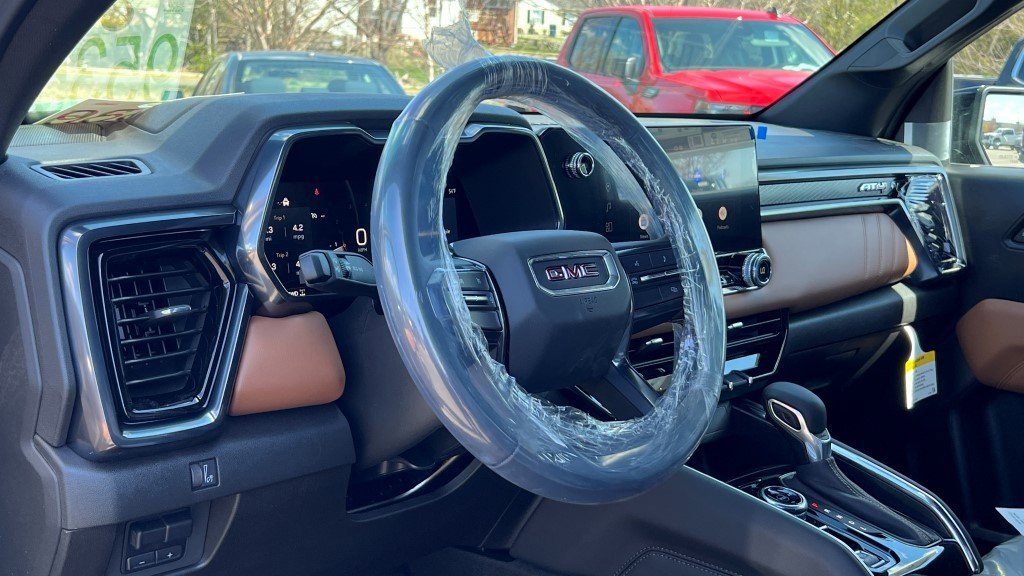 2025 Gmc Canyon AT4 photo 17