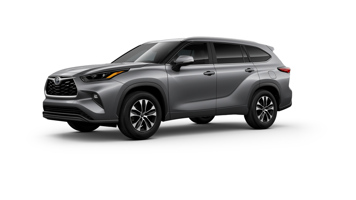 2025 Toyota Highlander XLE photo 2