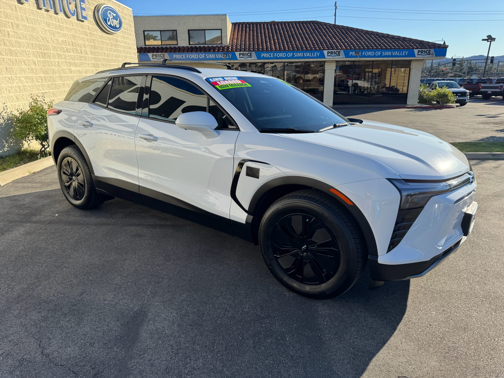 2025 Chevrolet Blazer EV photo 3
