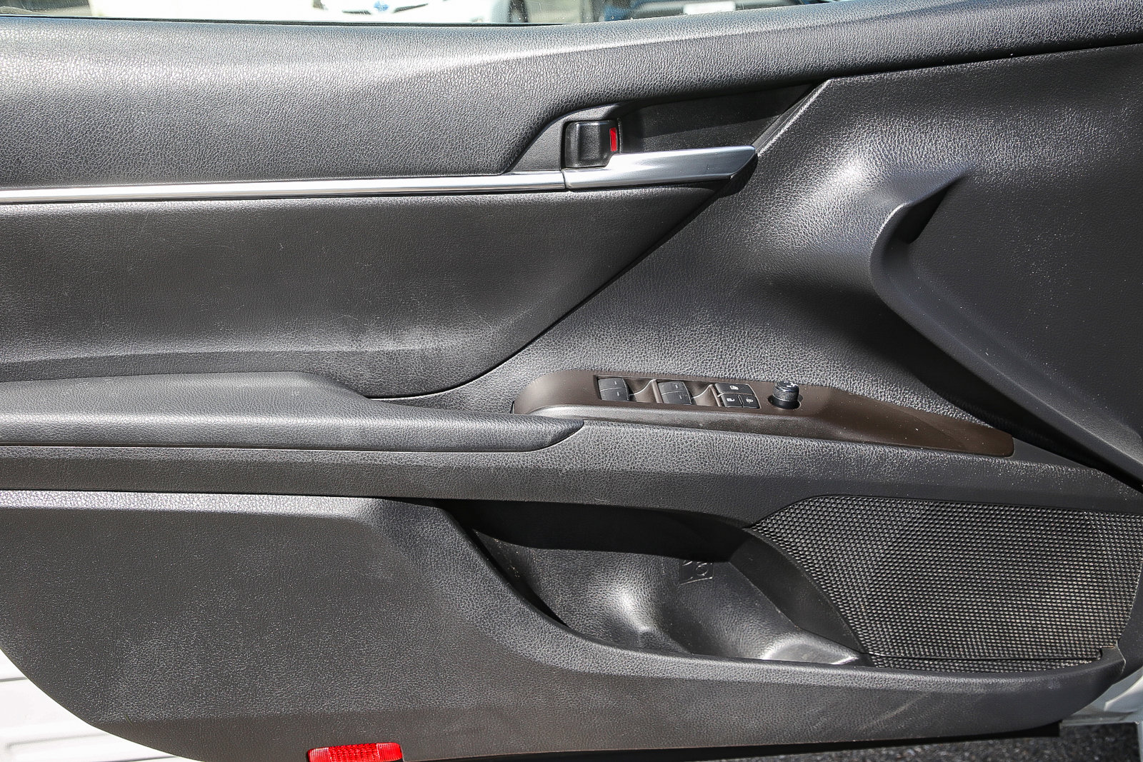 2024 Toyota Camry Hybrid SE photo 19