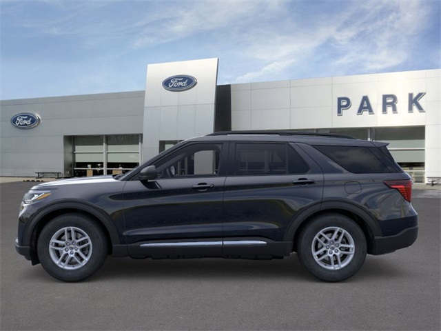 2025 Ford Explorer photo 3