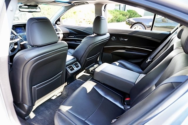 2017 Acura RLX Technology photo 16