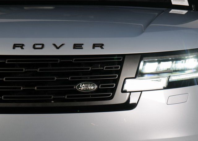 2023 Land Rover Range Rover SE photo 25
