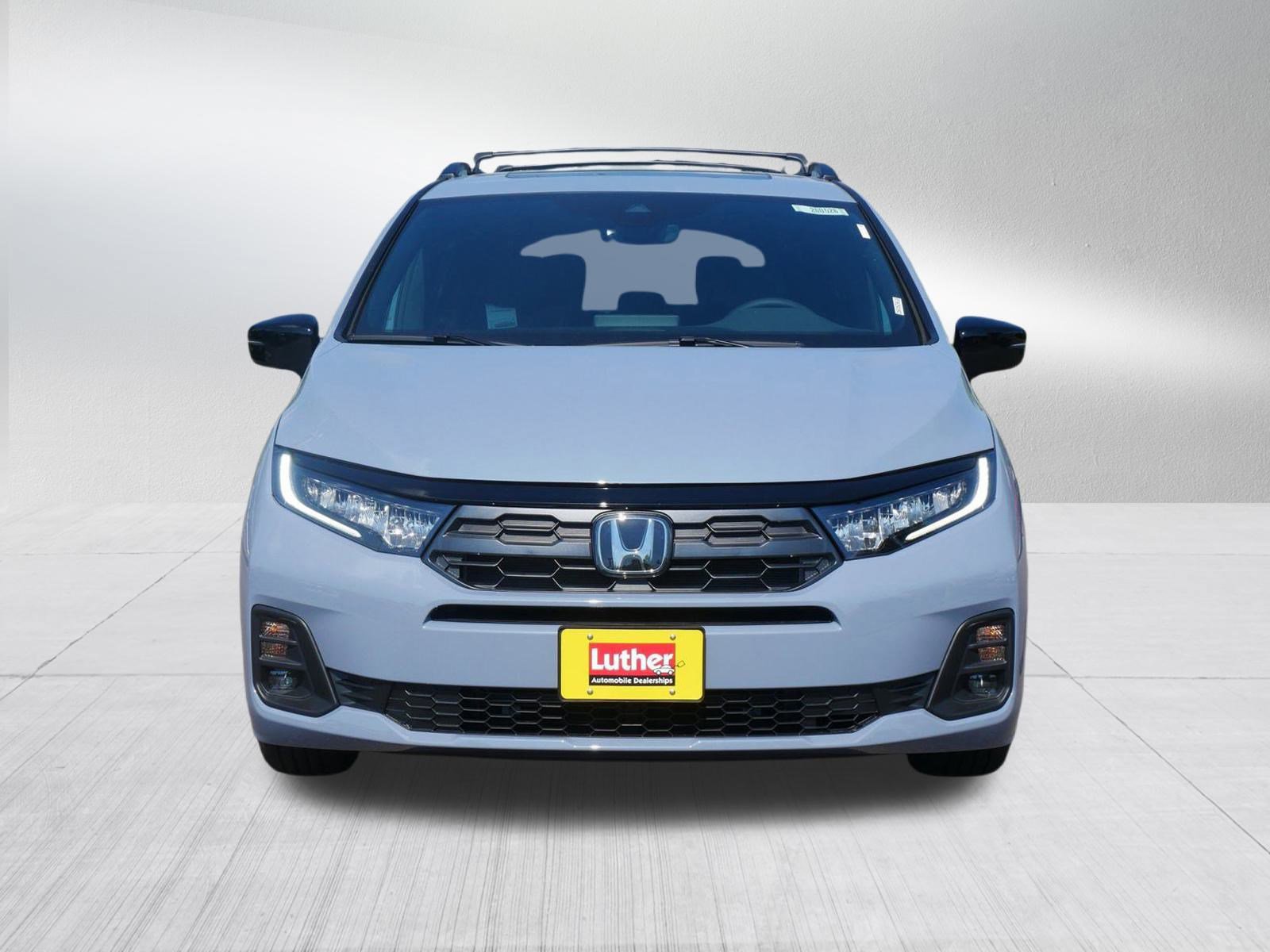 2026 Honda Odyssey photo 2