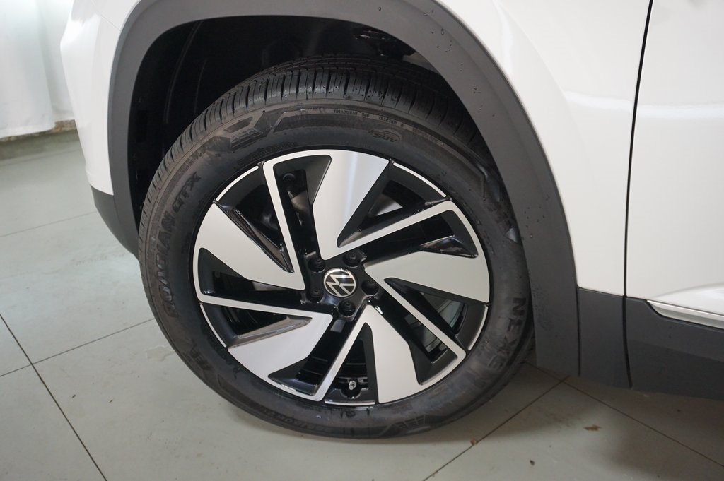 2026 Volkswagen Atlas SEL photo 33