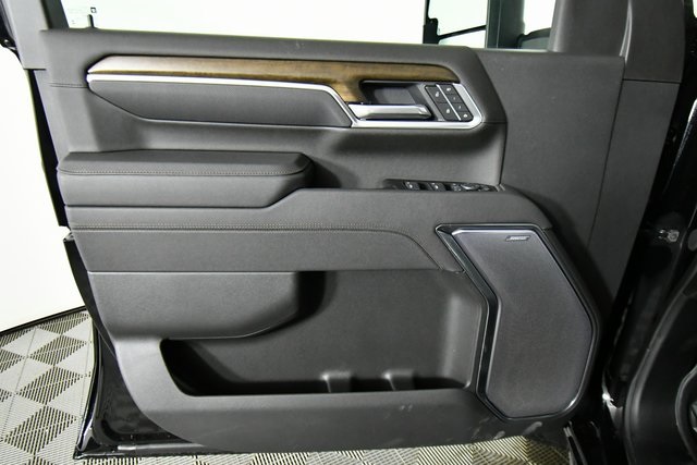 2025 Chevrolet Silverado 3500HD High Country photo 20