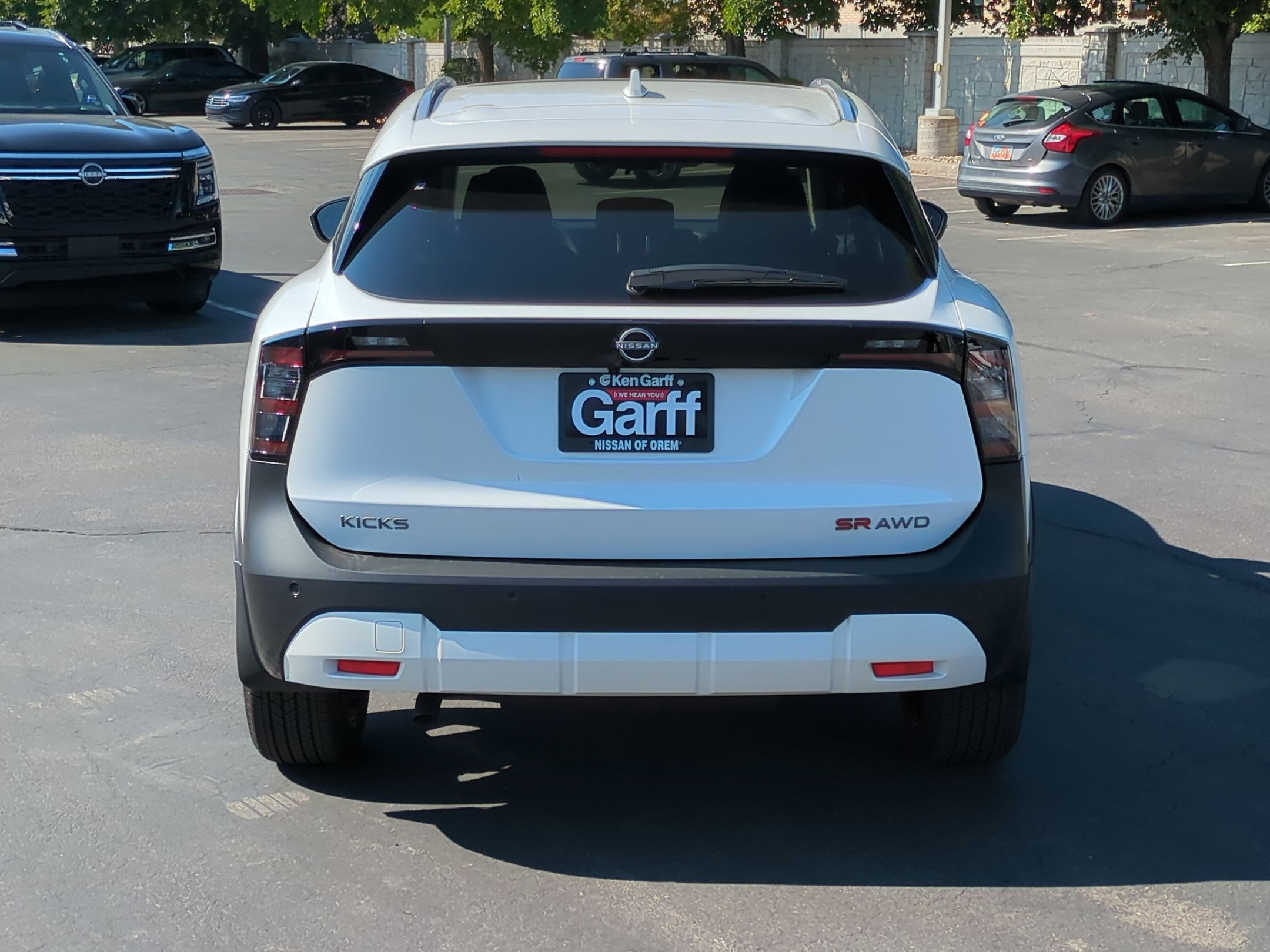 2025 Nissan Kicks SR photo 4