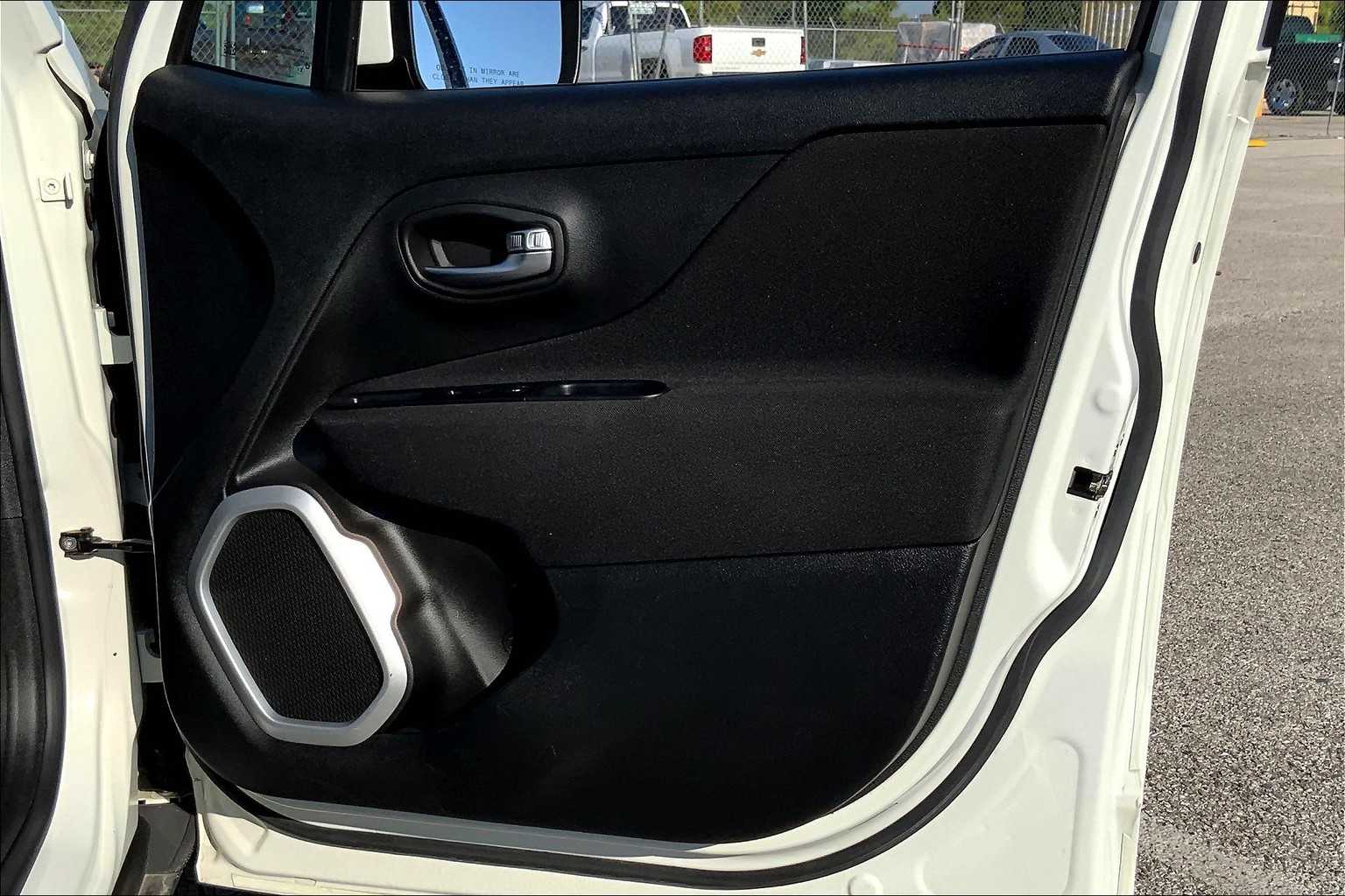 2021 Jeep Renegade Latitude photo 20