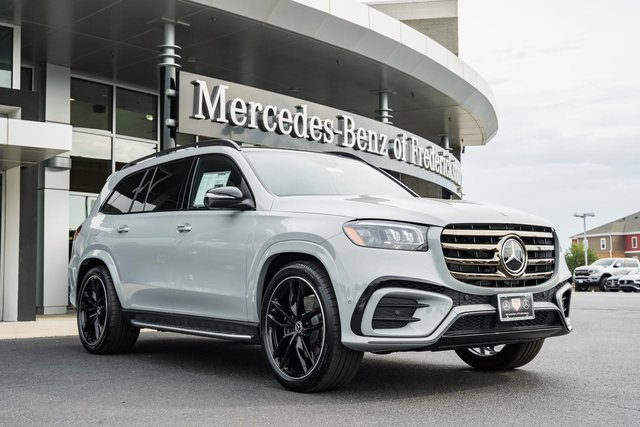2026 Mercedes-Benz GLS Base's photo