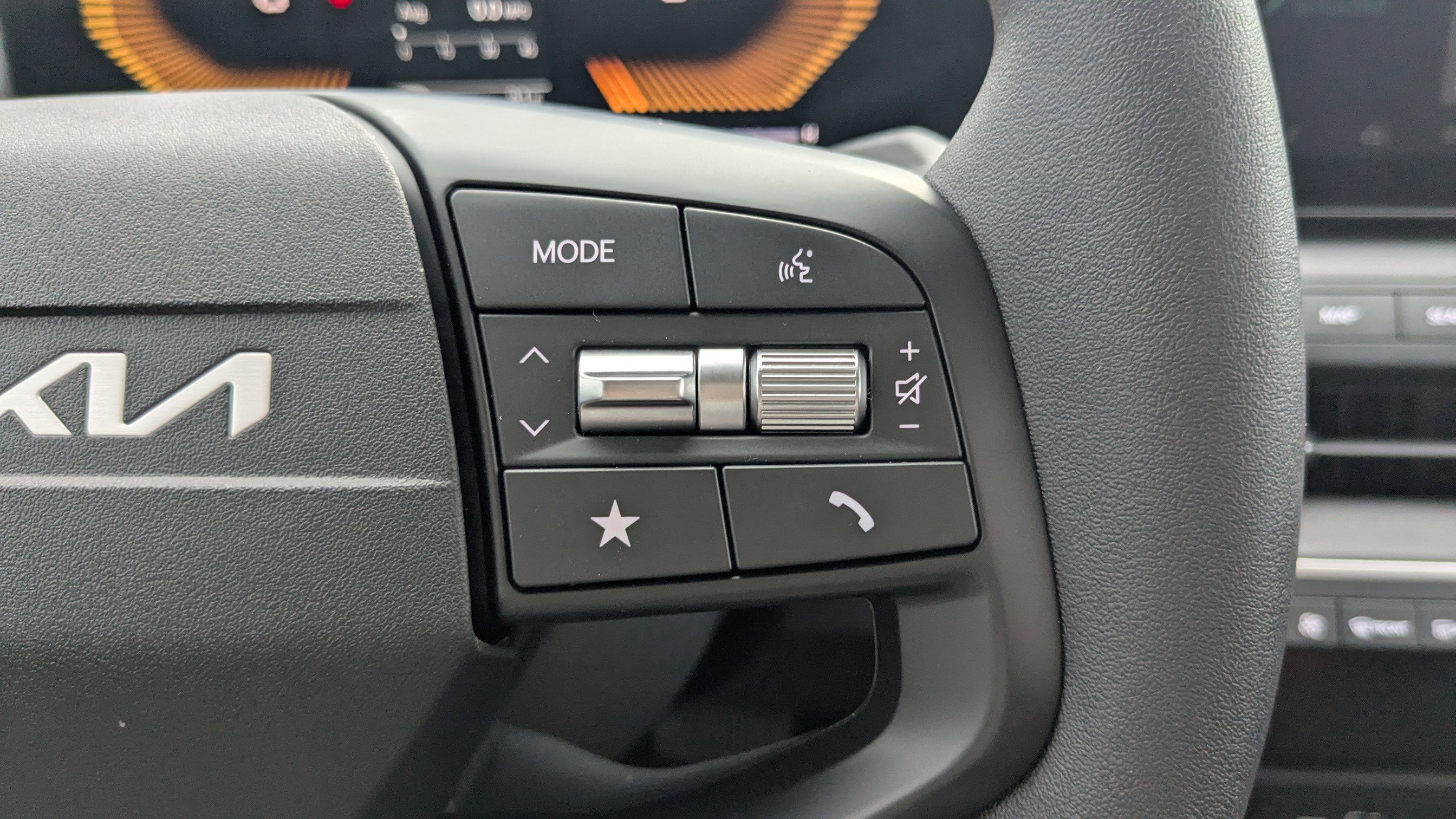 2025 Kia K4 LXS photo 29