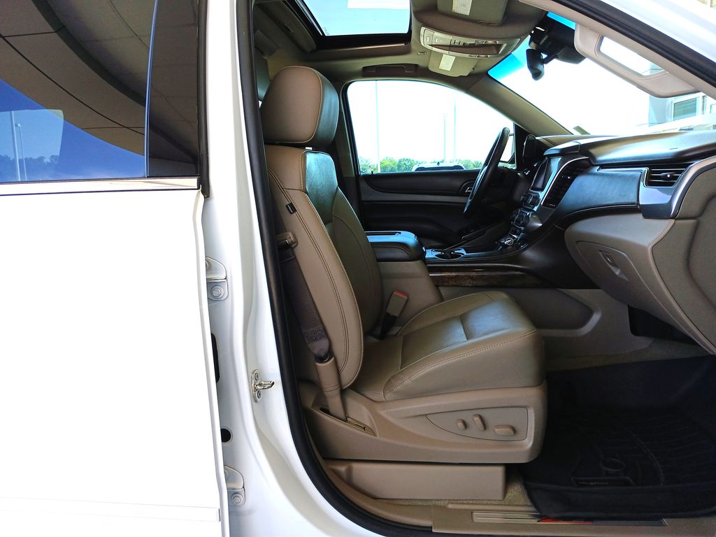 2018 Chevrolet Suburban LT photo 28
