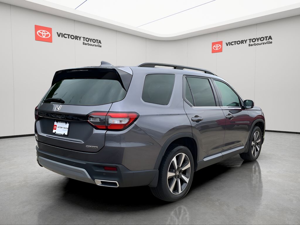 2023 Honda Pilot Touring photo 3