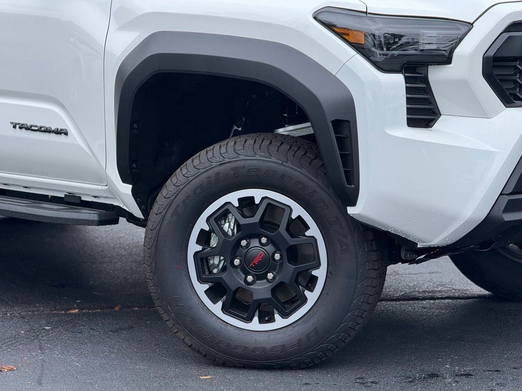 2025 Toyota Tacoma TRD Off-Road 4x4 Double Cab photo 3