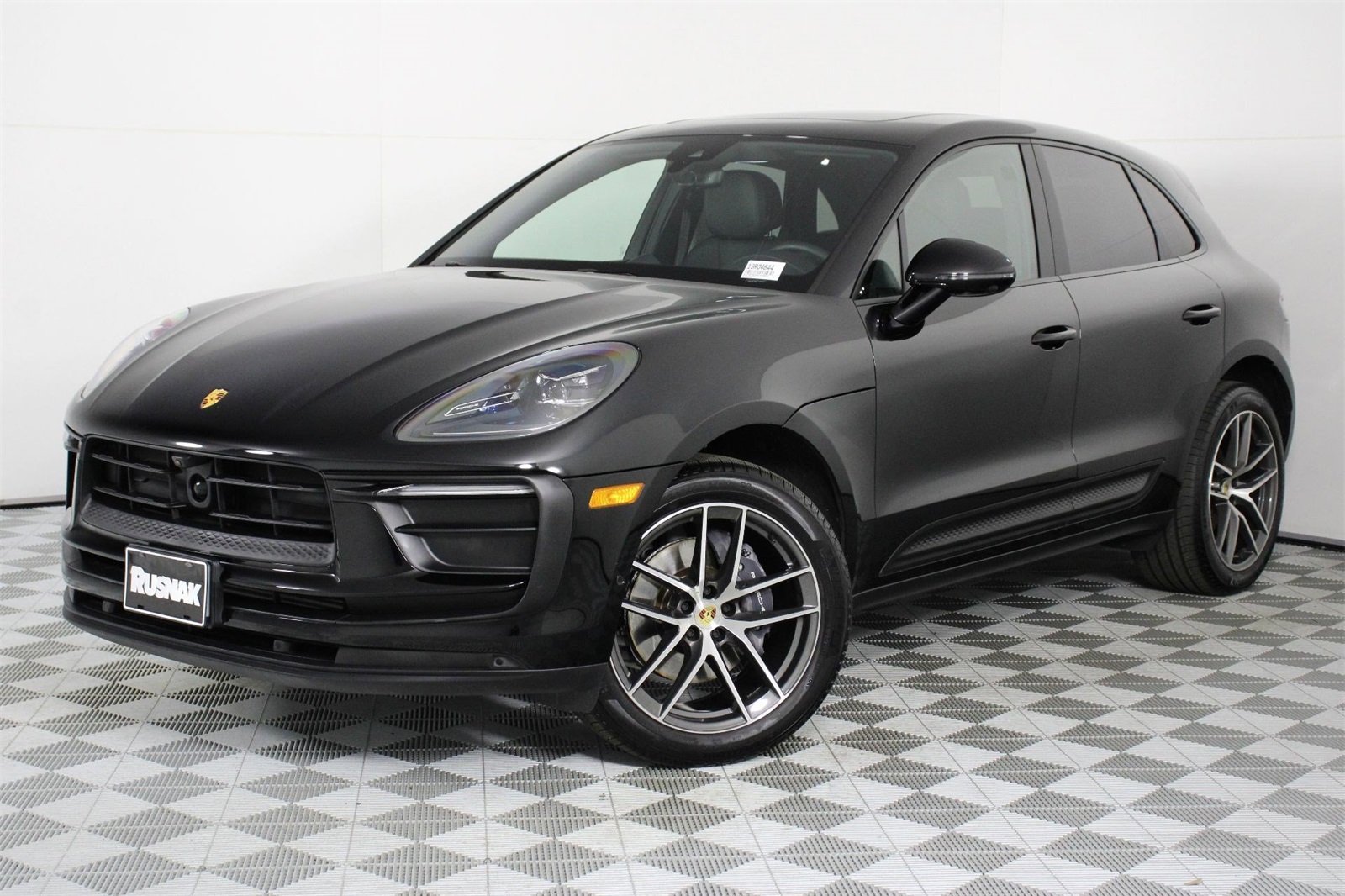 2025 Porsche Macan T