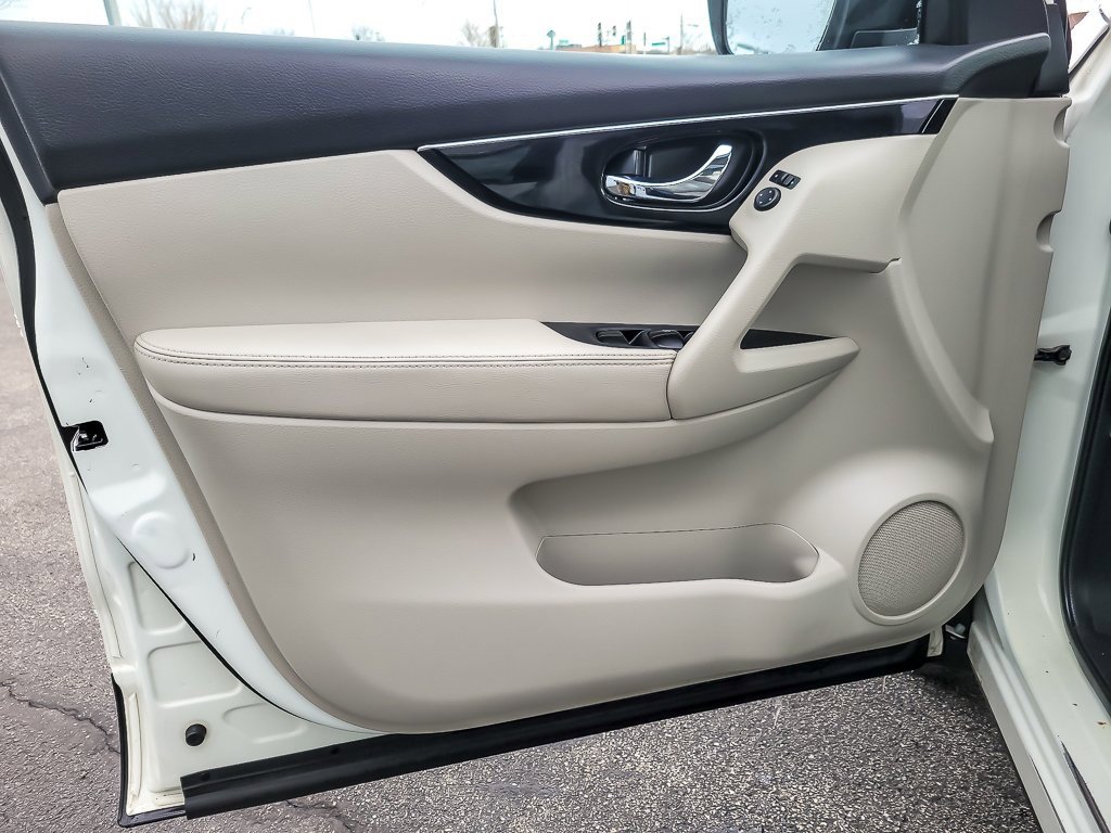 2017 NISSAN ROGUE SPORT - Image 16