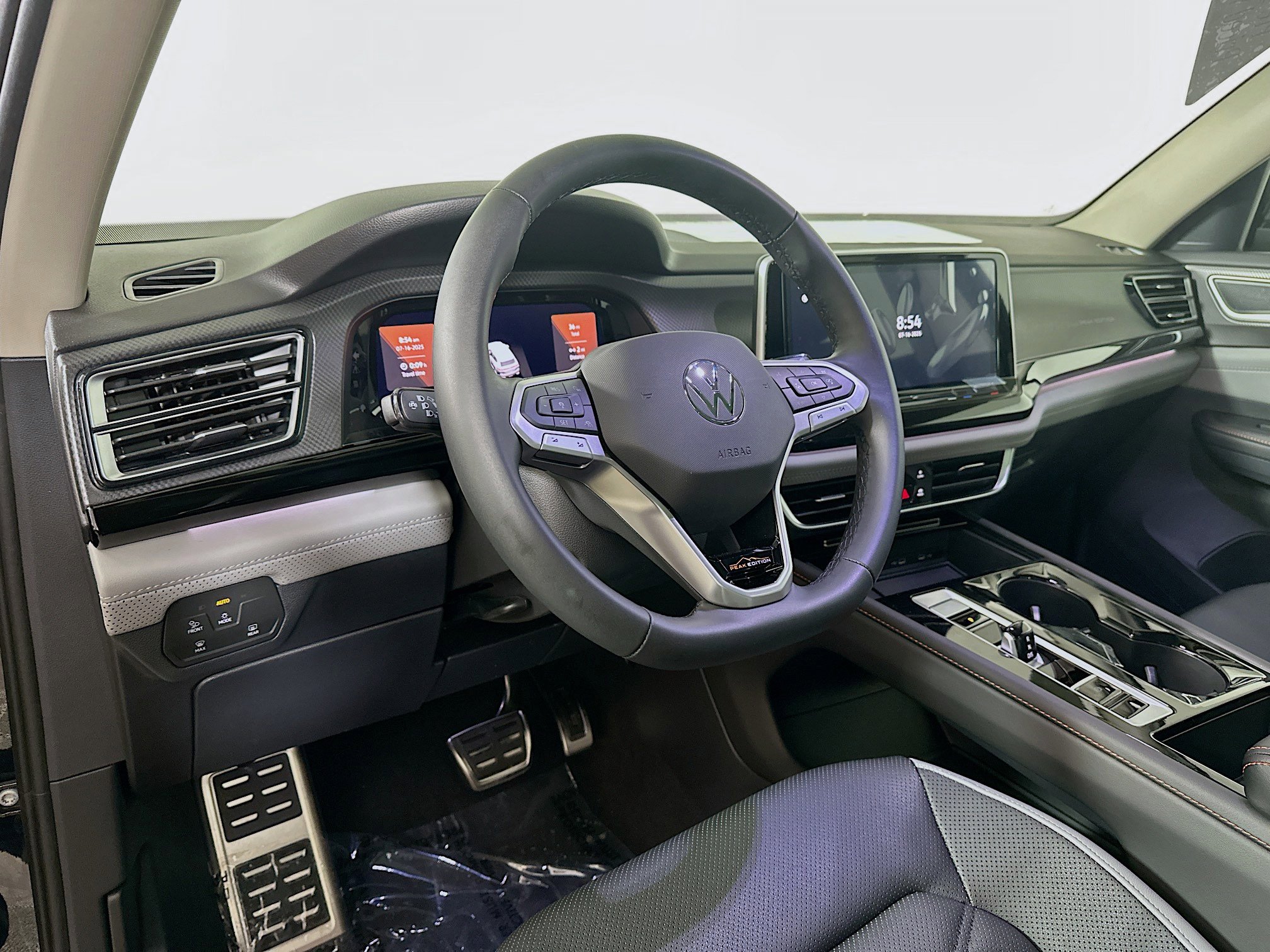2025 Volkswagen Atlas Peak Edition SE Technology photo 9