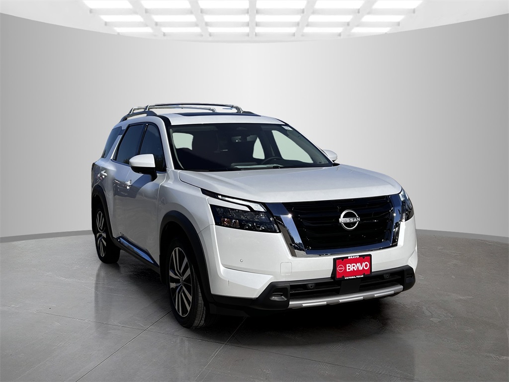 2025 Nissan Pathfinder Platinum photo 3