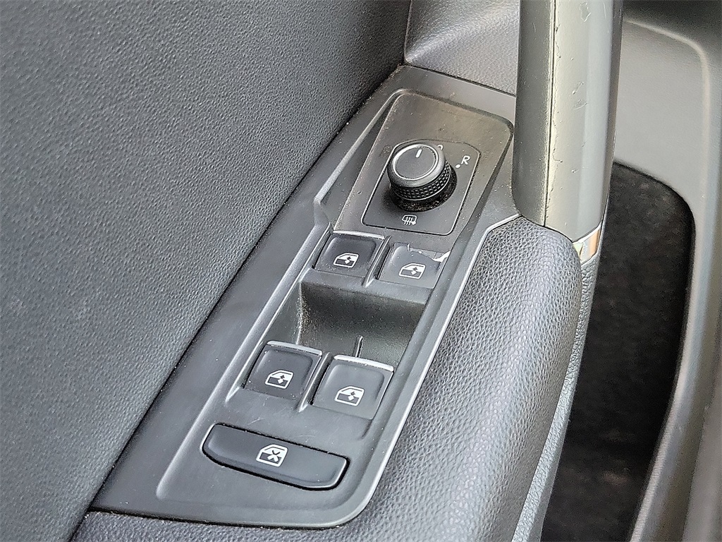 2020 Volkswagen Tiguan SE photo 14