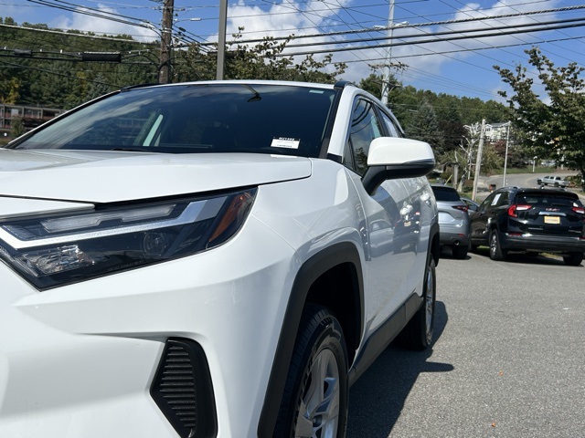 2023 Toyota RAV4 XLE photo 10