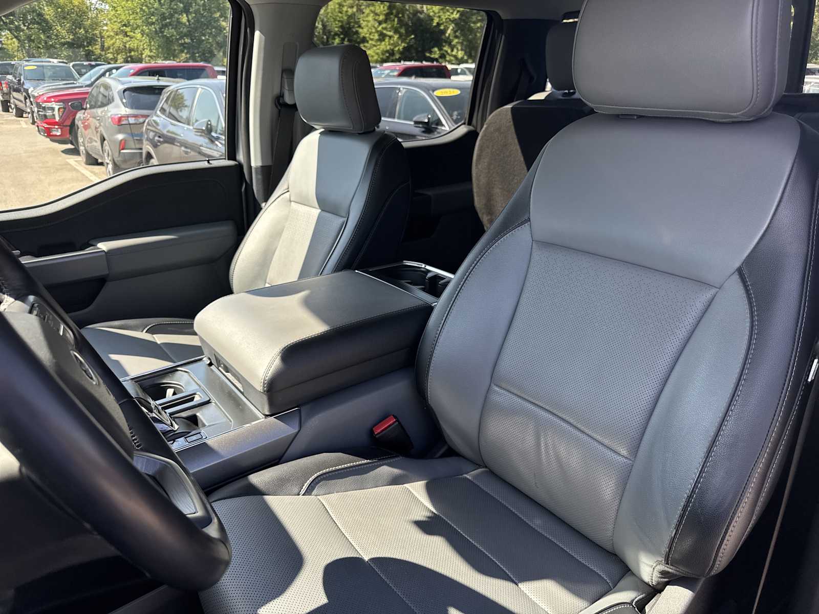 2023 Ford F-150 Lariat photo 25