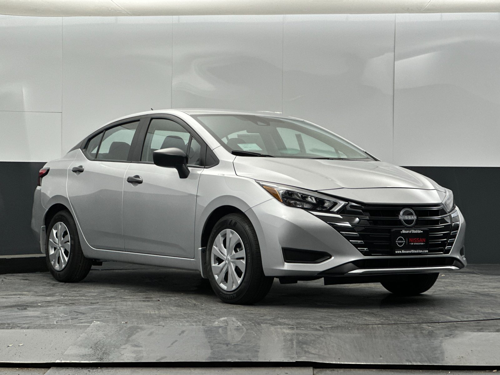 2025 Nissan Versa Sedan S's photo