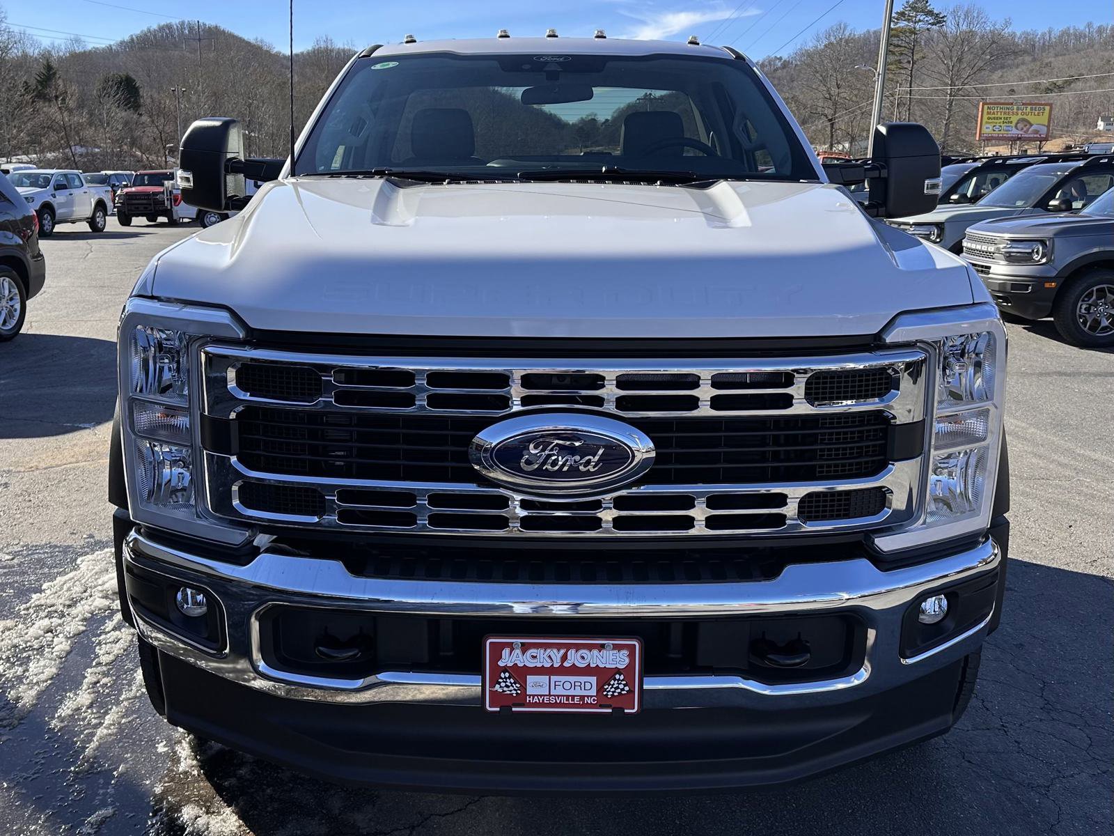 2024 Ford F-550 XLT photo 3