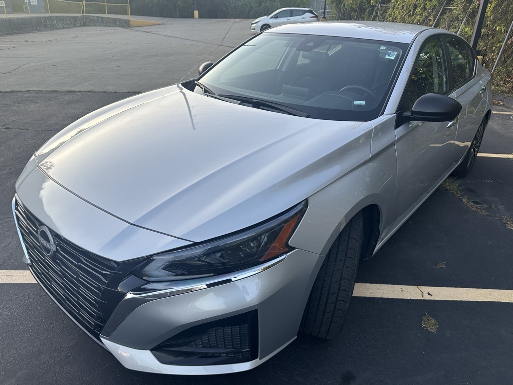 2024 Nissan Altima 2.5 SV photo 2
