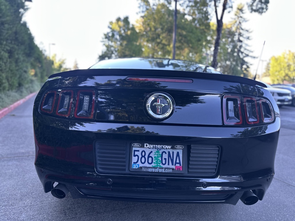 2014 Ford Mustang V6 Premium photo 10