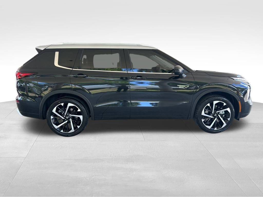 2025 Mitsubishi Outlander PHEV SEL Platinum photo 3