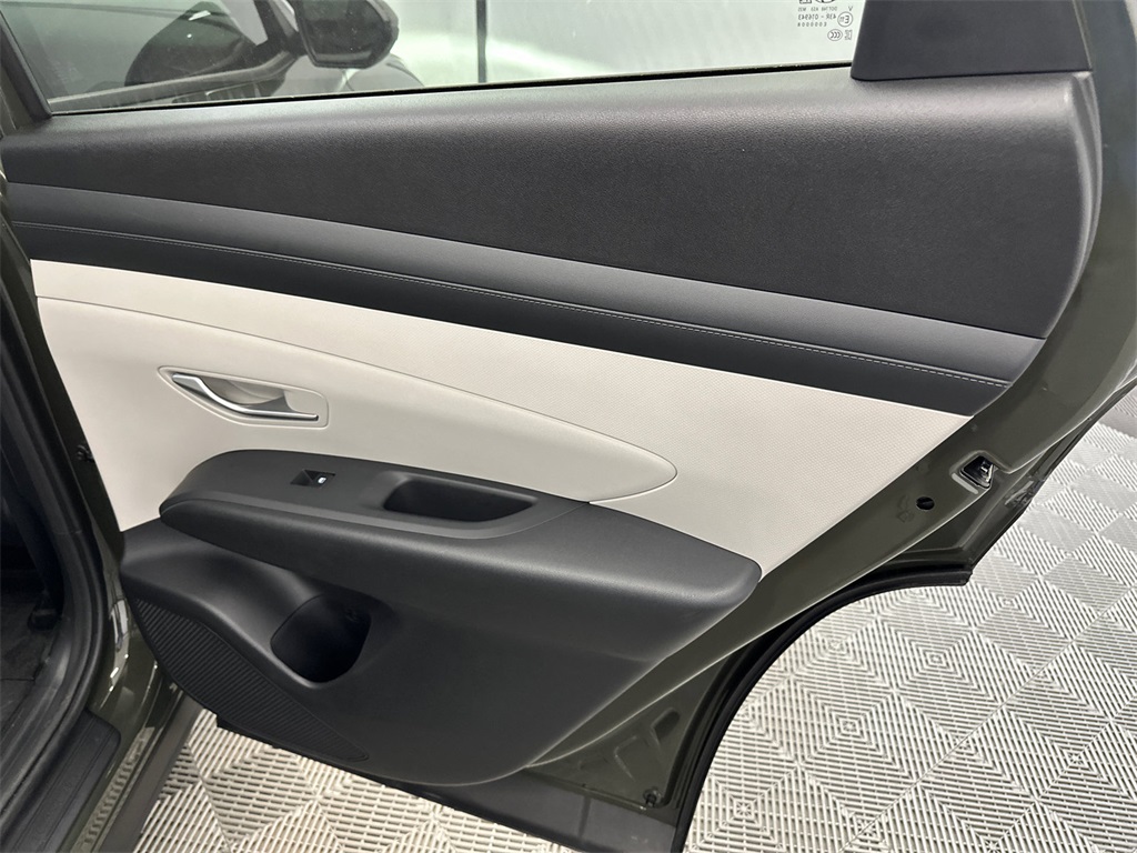 2025 Hyundai Tucson SEL photo 16