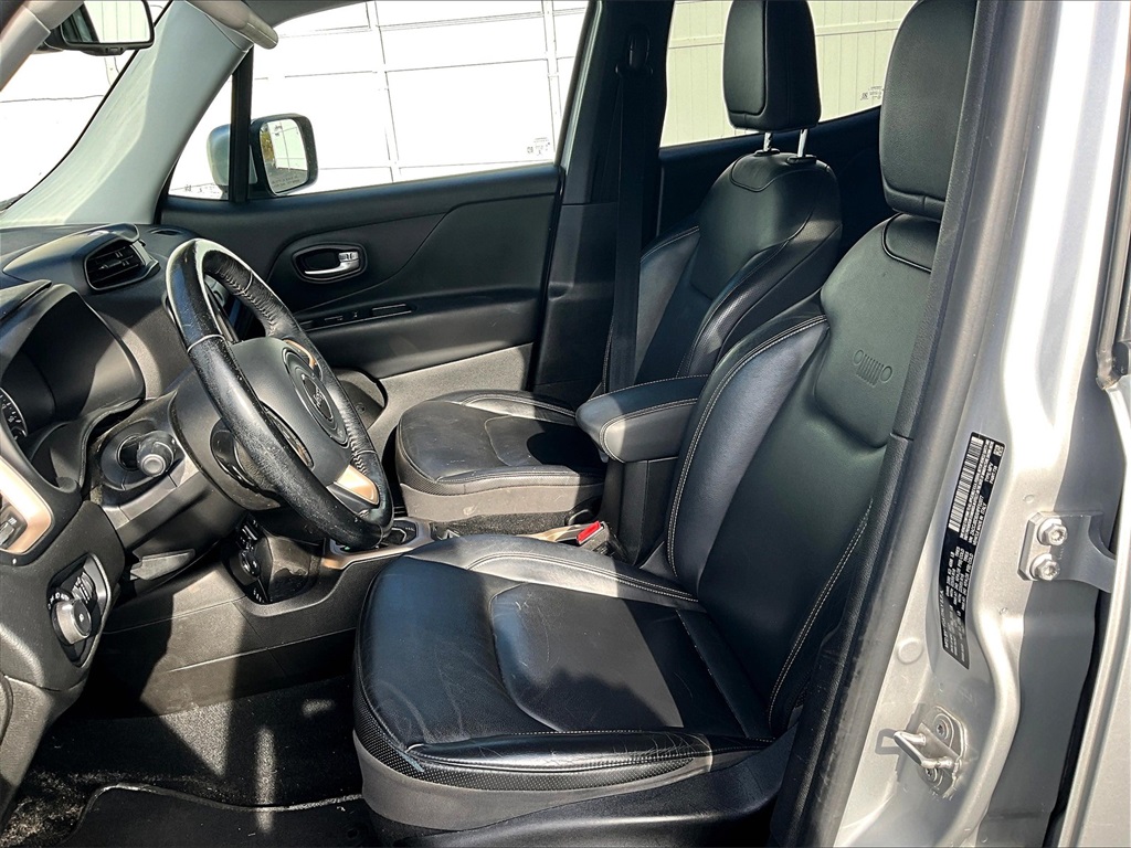 2017 Jeep Renegade Limited photo 8