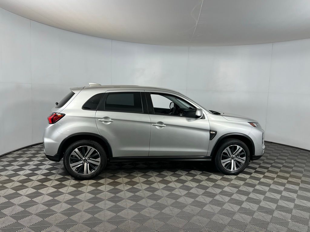 2024 Mitsubishi Outlander Sport ES LE SE photo 3