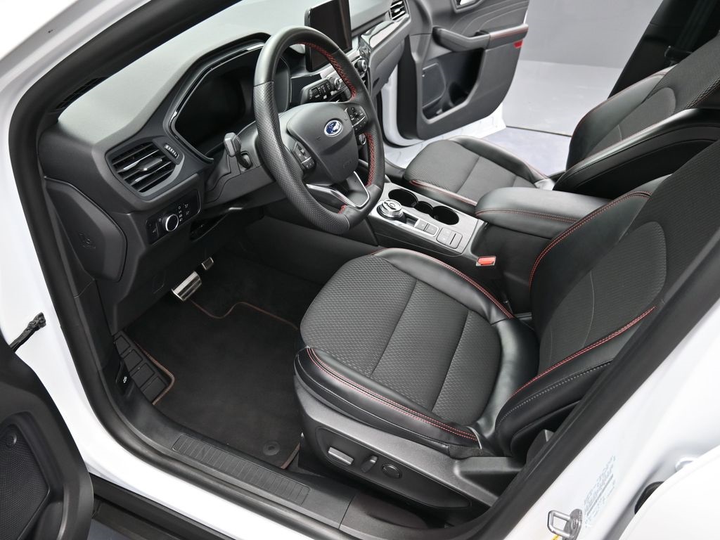 2023 Ford Escape ST-Line photo 11