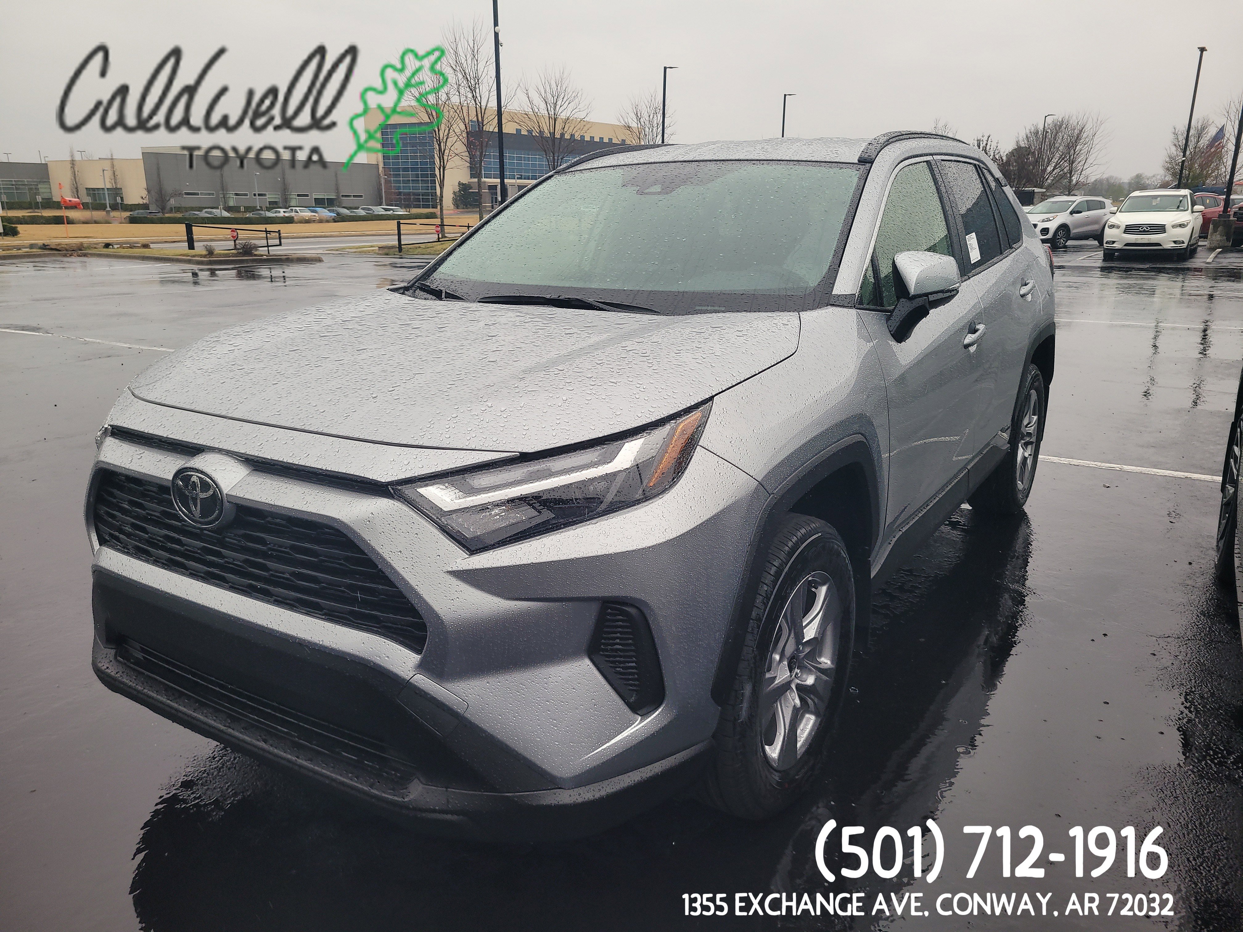 2025 Toyota RAV4 XLE's photo