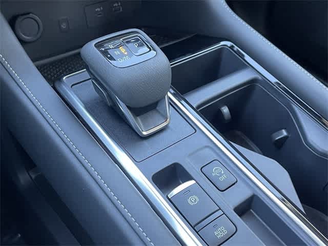 2025 Nissan Pathfinder SL photo 19