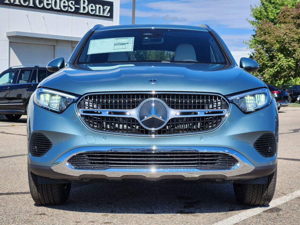 2026 Mercedes Benz GLC 300 4MATIC photo 3