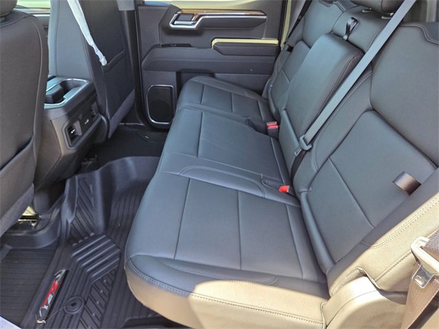 2026 Chevrolet Silverado RST photo 7