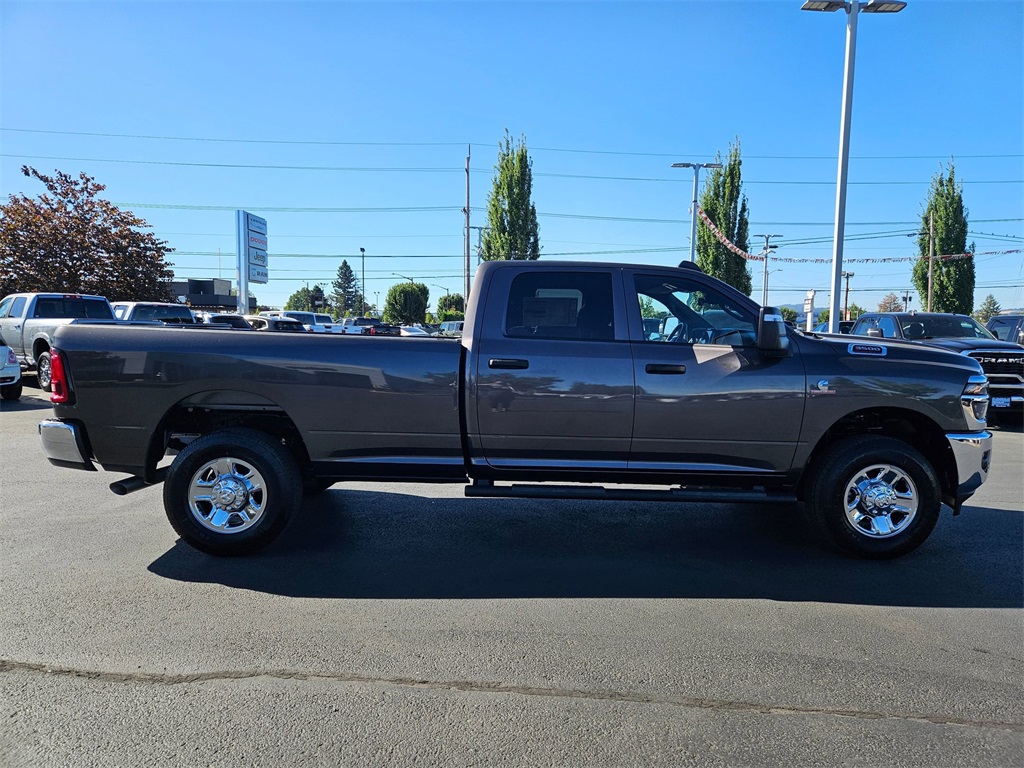2025 Ram 3500 Tradesman photo 7