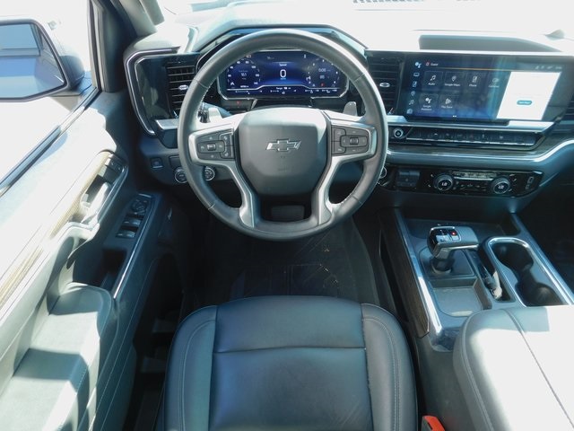 2024 Chevrolet Silverado 1500 RST photo 12