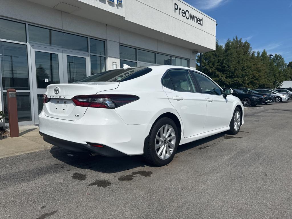 2022 Toyota Camry LE photo 3