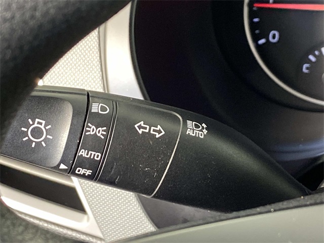 2023 Kia Seltos LX photo 17