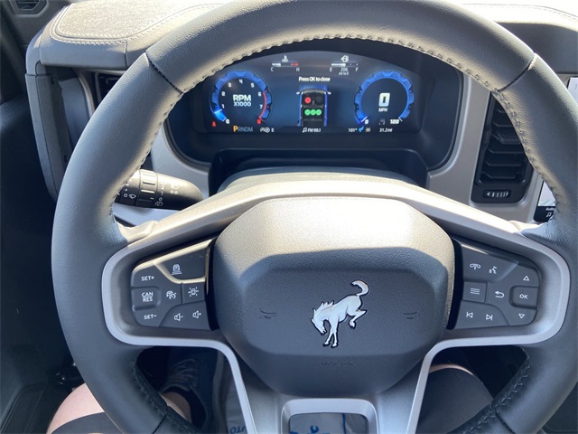 2025 Ford Bronco Outer Banks photo 6