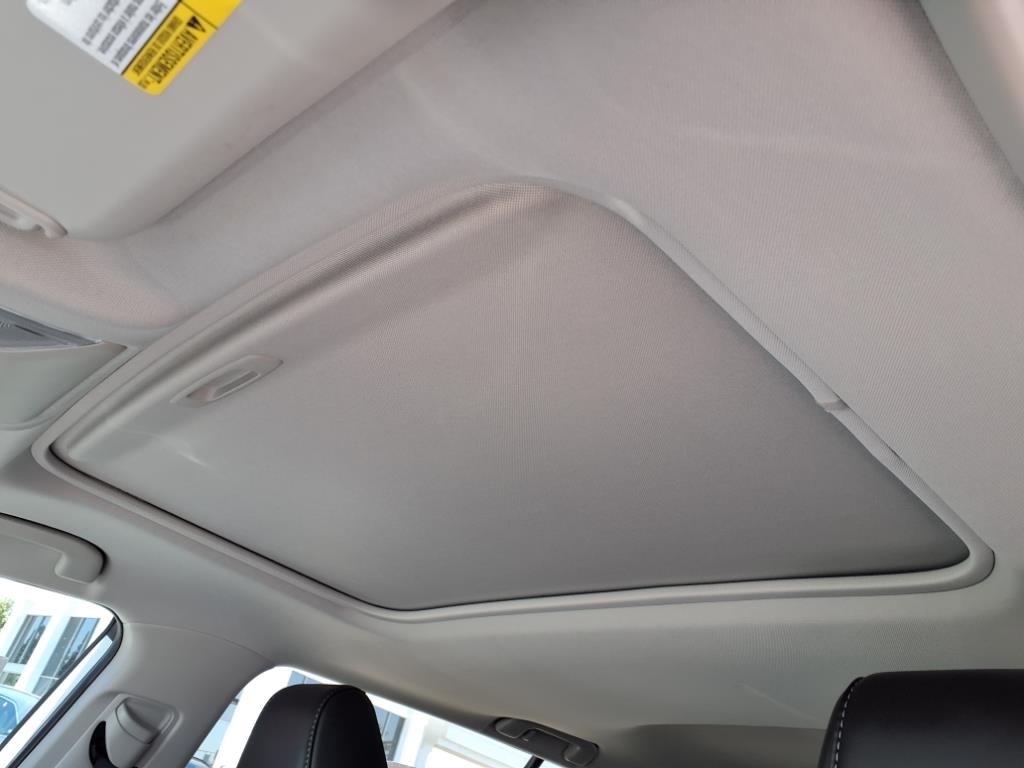 2022 Toyota RAV4 XLE Premium photo 15