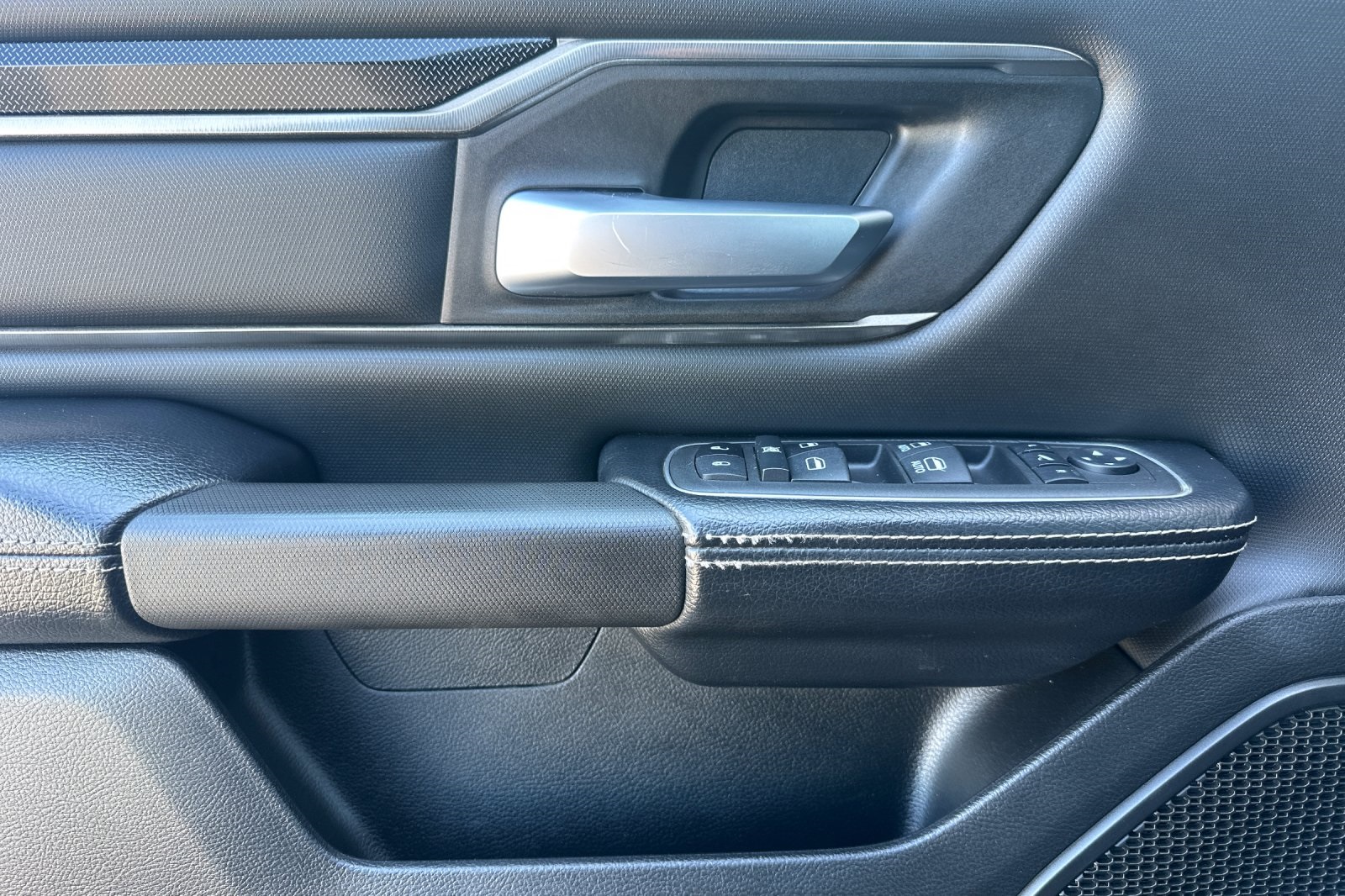 2022 Ram 1500 Rebel photo 11