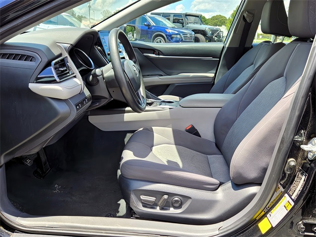 2023 Toyota Camry LE photo 10