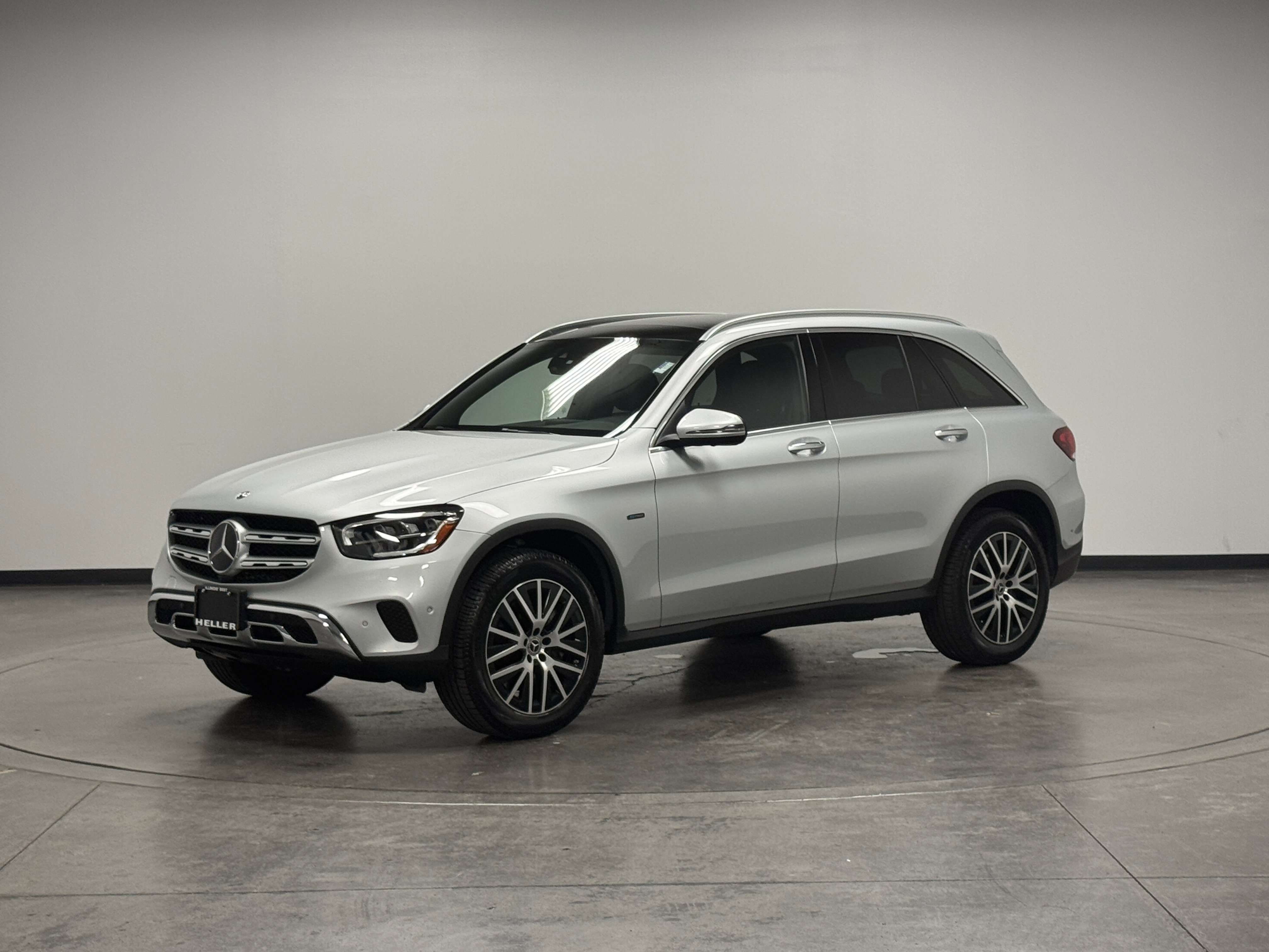 2020 Mercedes Benz GLC 350e 4MATIC photo 3