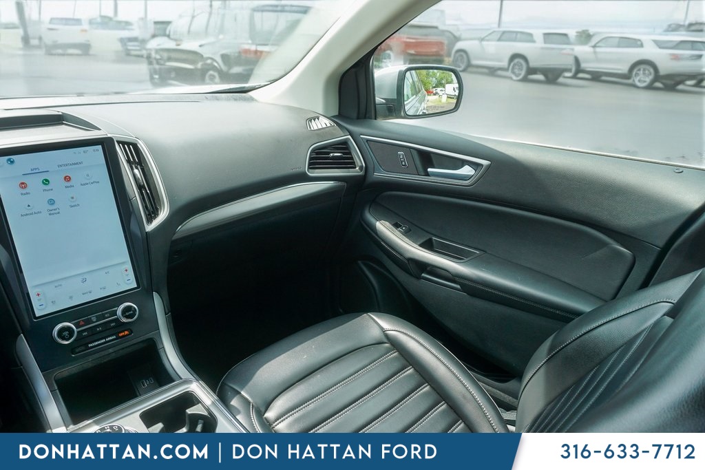 2022 Ford Edge SEL photo 15