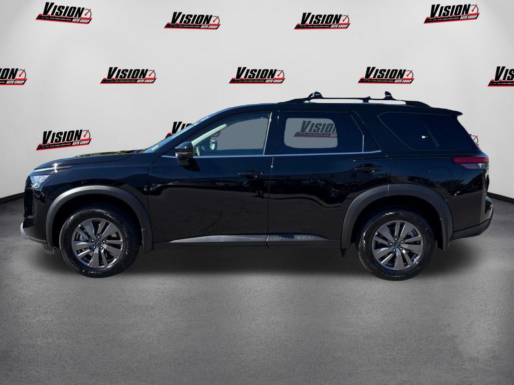 2025 Nissan Pathfinder SV photo 8